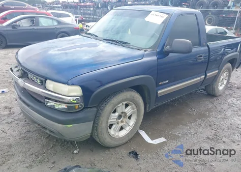 2000 Chevrolet Silverado 1500 from USA, damaged, VIN 1GCEC14V6YZ346912